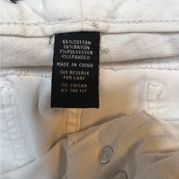 NWT TORRID CROPPED WHITE JEGGINGS SIZE 22. - Picture 4 of 9